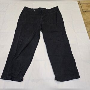Gloria Vanderbilt Women's Size 12 Capris Black